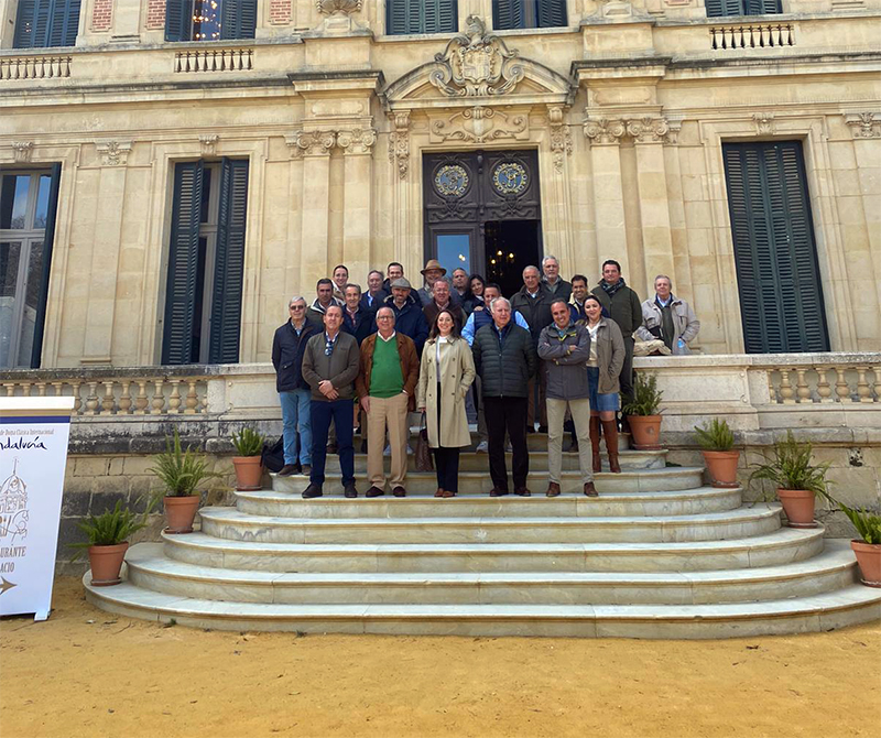 La Real Escuela ha acogido la celebración de un seminario de reciclaje de comisarios y jueces nacionales de doma vaquera y otro para jinetes de Alta Escuela Española